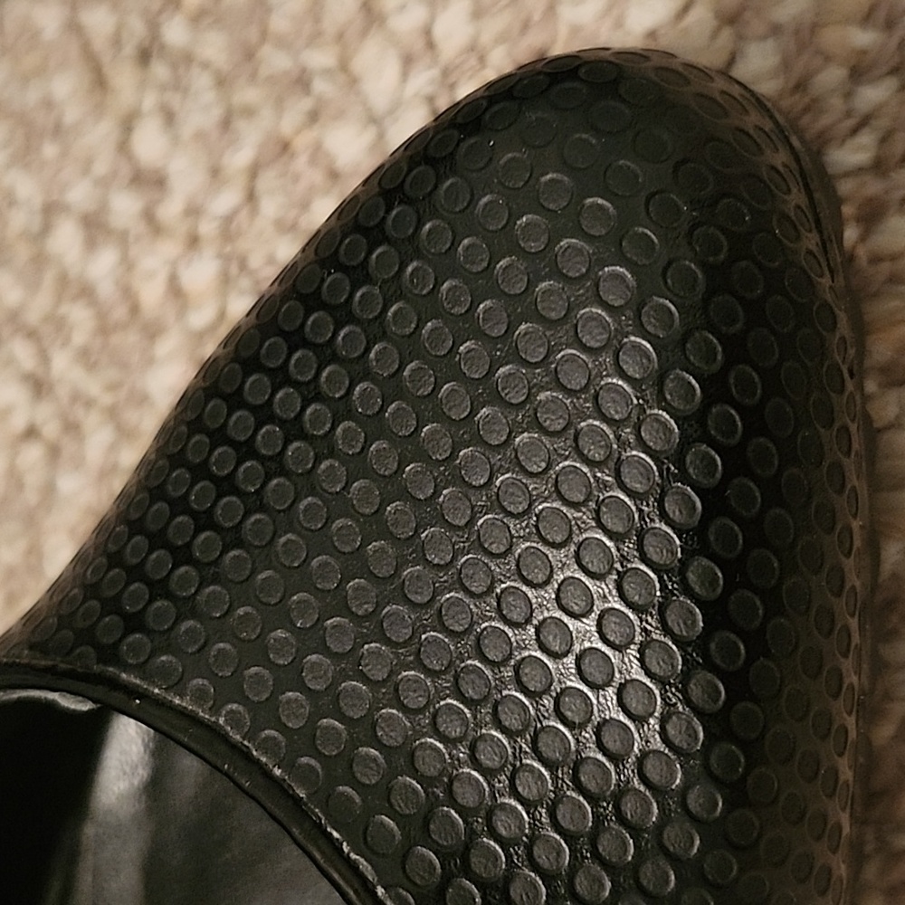 Shoes - Picture 3 of 4